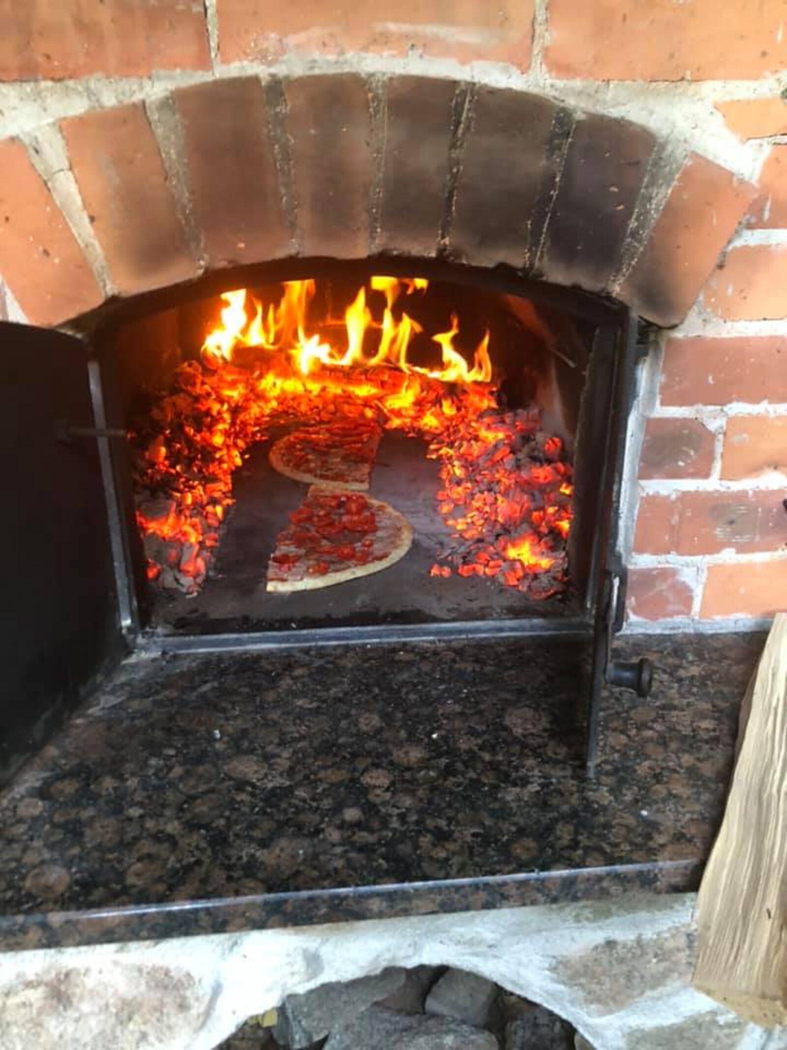 Piec do pizzy — opałowy